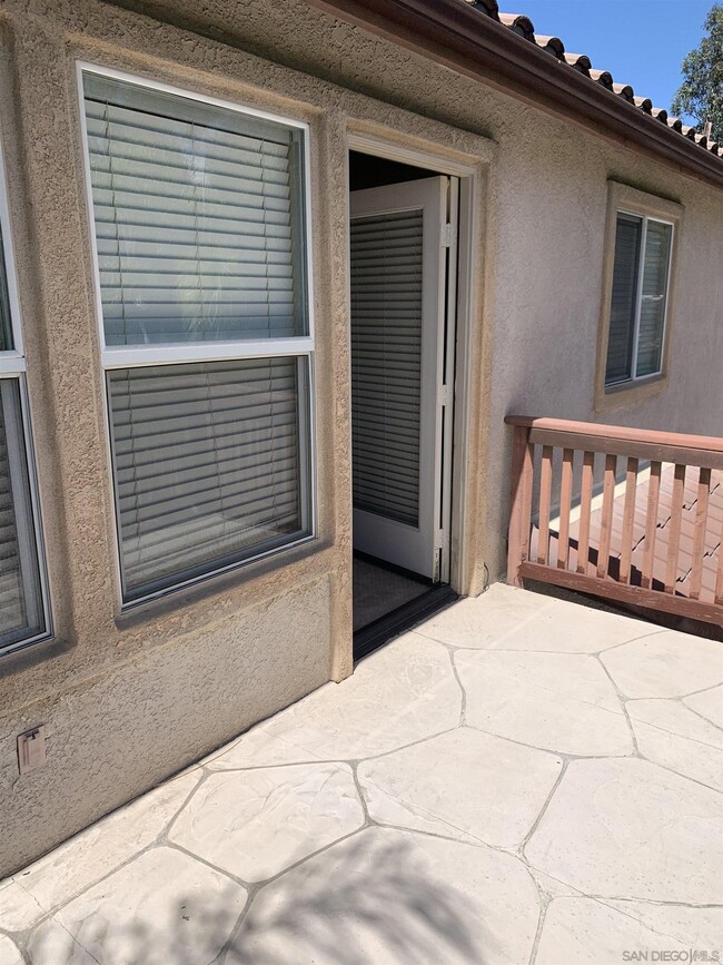 Building Photo - 2530 Falcon Valley Dr