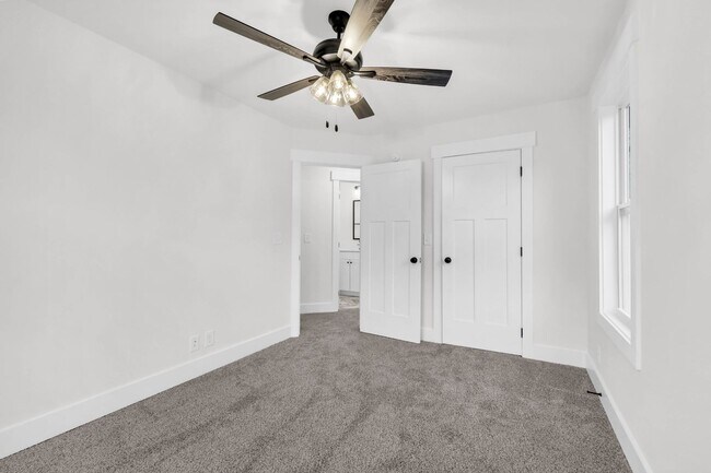 Building Photo - 180 Clay Ridge Dr