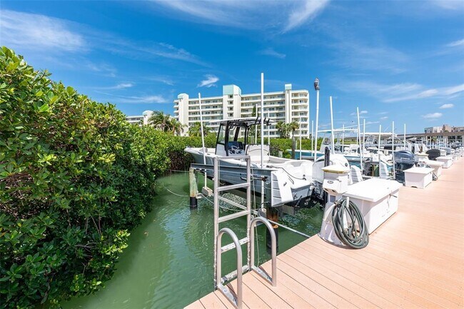 Building Photo - 7963 Sailboat Key Blvd S