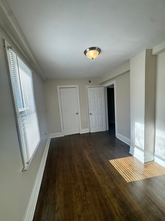 Building Photo - 4916 W 29th St