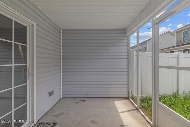 Building Photo - 9005 Banister Loop