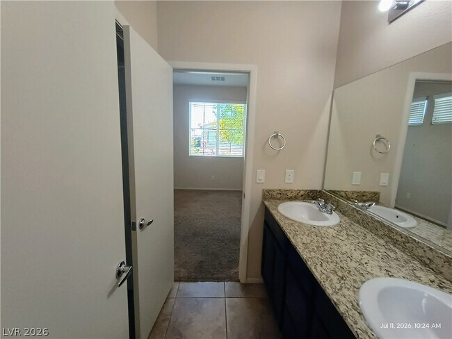 Building Photo - 2119 Del Aqua Ave