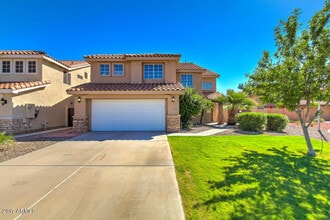 Building Photo - 2829 E Glenhaven Dr