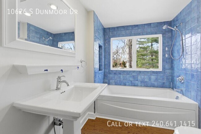 Building Photo - 10626 S Dunmoor Dr