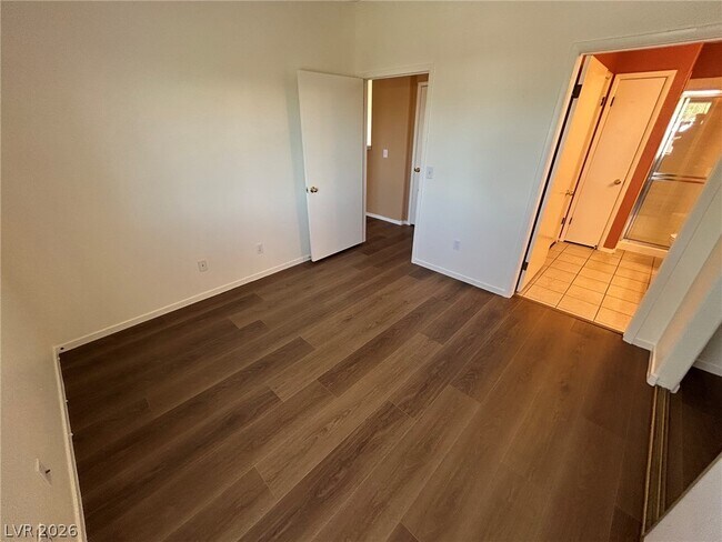 Building Photo - 2110 Los Feliz St