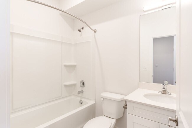 Building Photo - Gorgeous Brand New Townhome!