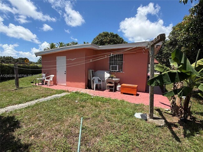 Building Photo - 9201 Broad Manor Rd