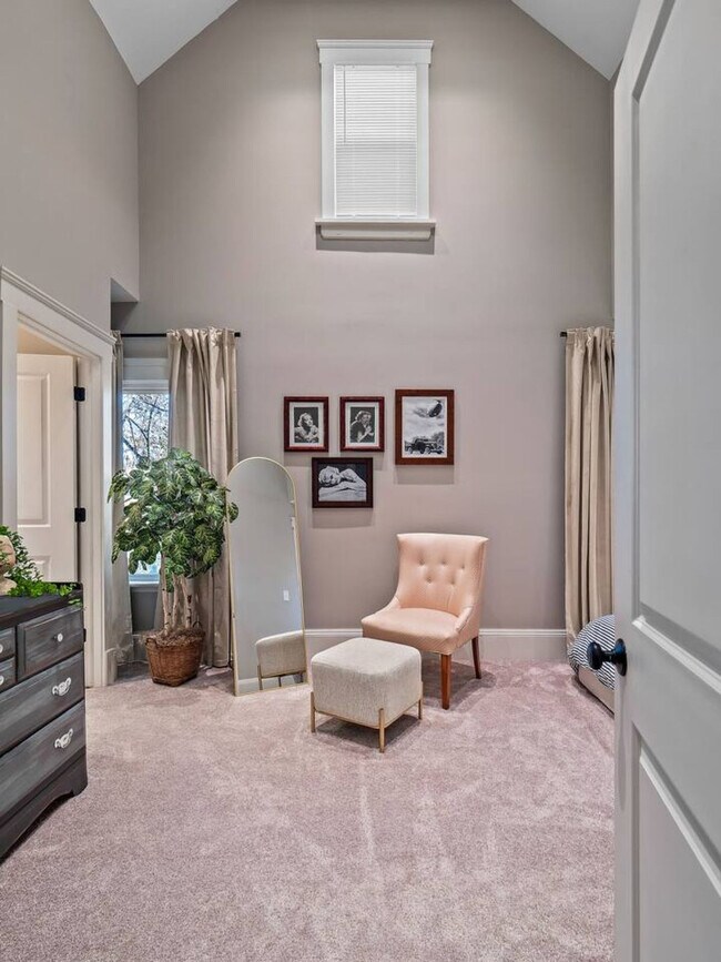 Building Photo - 6110 Ellen Ave