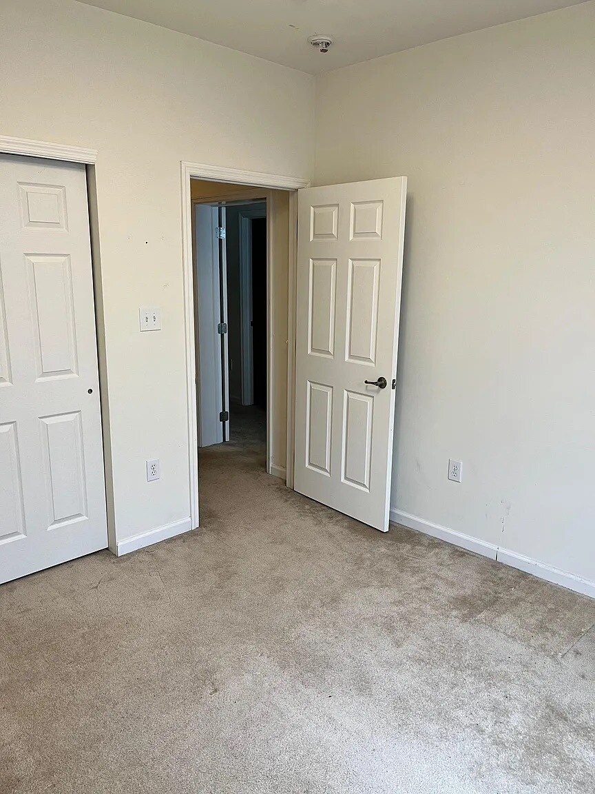 Building Photo - 4461 Riverview Ln