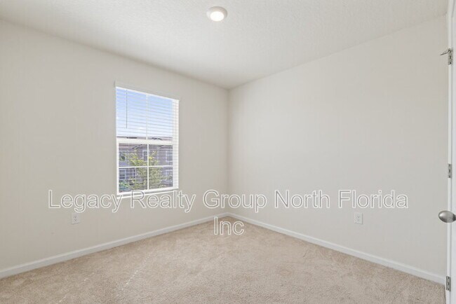 Building Photo - 509 Big Tree Wy