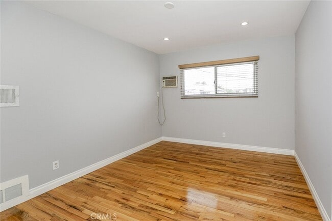 Building Photo - 11549 Sylvan St