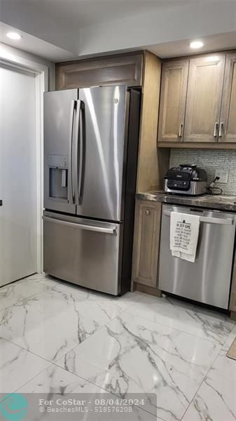 Building Photo - 1360 S Ocean Blvd