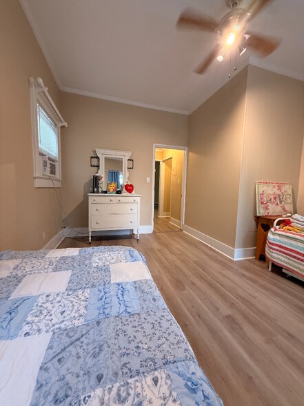 Building Photo - 203 N Dillard St