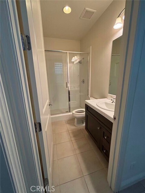 Building Photo - 18 Lark