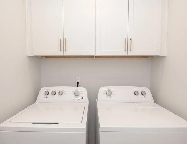 Building Photo - 2023 Rosemary Street