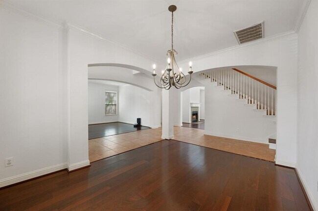 Building Photo - 6920 Larue Belle Cove