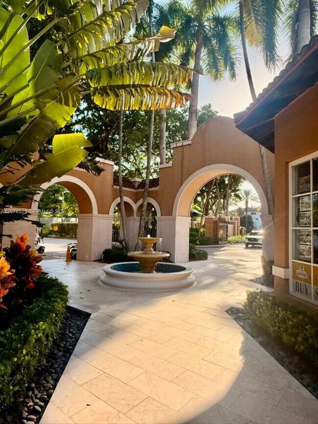 Building Photo - 19701 E Country Club Dr