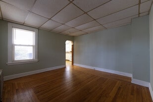 Building Photo - 50 Youngs Ave
