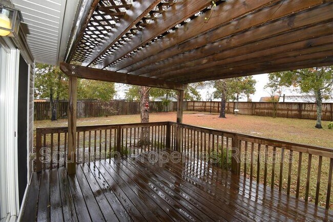 Building Photo - 89 Person Ct