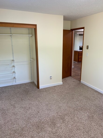 Building Photo - 4325 NE 130th Pl