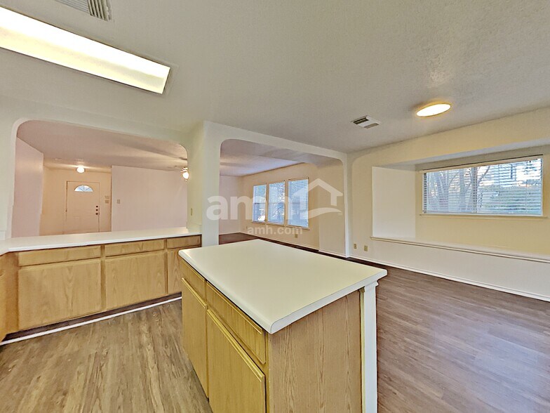 Building Photo - 7022 Purple Rdg