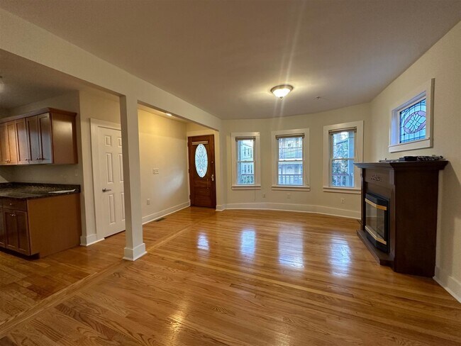 Building Photo - 8 Silvey Pl