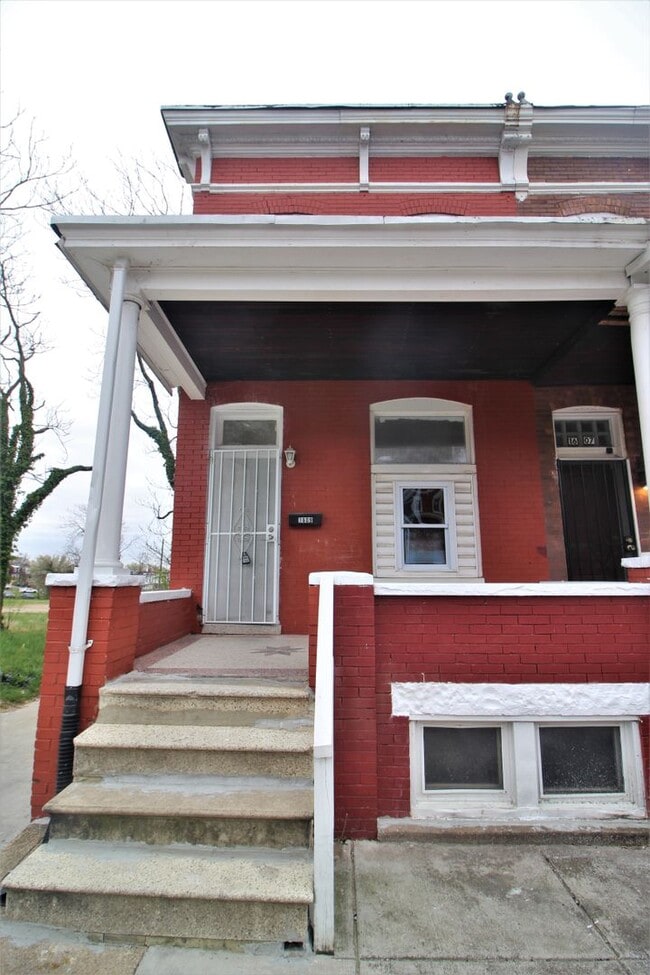 Building Photo - Nice EOG Coldstream Homestead Montebello 3bd/1ba w/ W/D! Available now