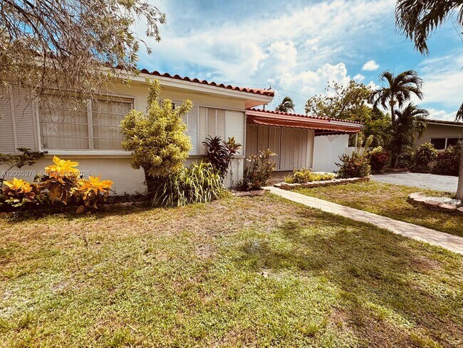 Building Photo - 5950 NW 114th St