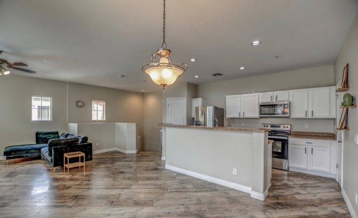 Building Photo - 7515 S 30th Pl