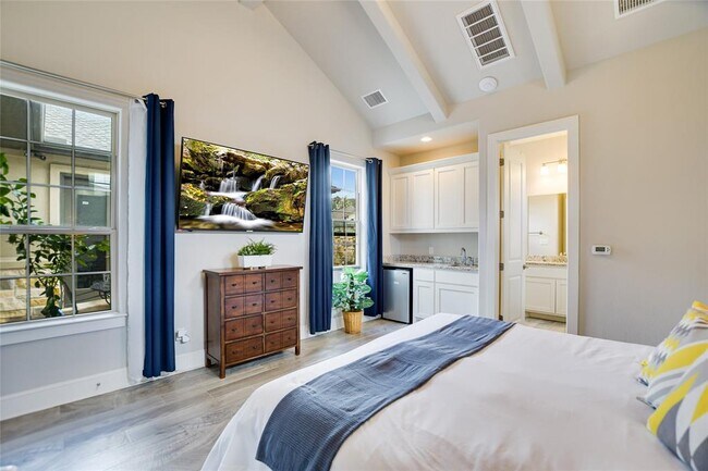 Building Photo - 949 Indian Hawthorne Dr