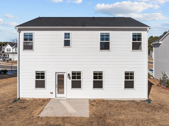 Building Photo - Small-Town Comfort Meets City Convenience | 2-Story Home for Rent | 4 Bedrooms, 2.5 Baths