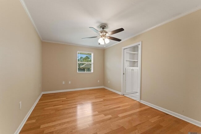Building Photo - 685 Daventry Dr