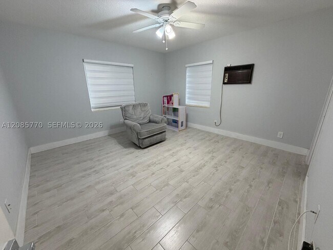 Building Photo - 630 SW 46th Ave
