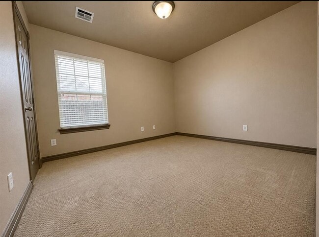 Building Photo - 1701 Dorothy Dr