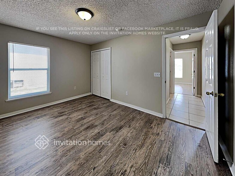 Building Photo - 15955 Wilkinson Dr