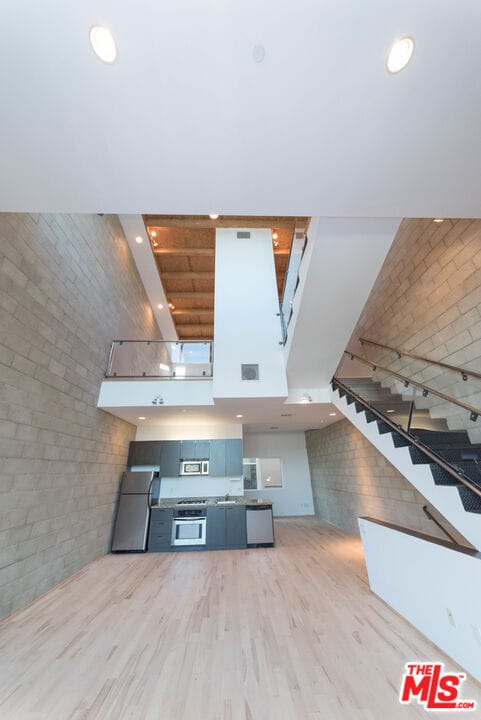 Building Photo - 717 Highland Ave