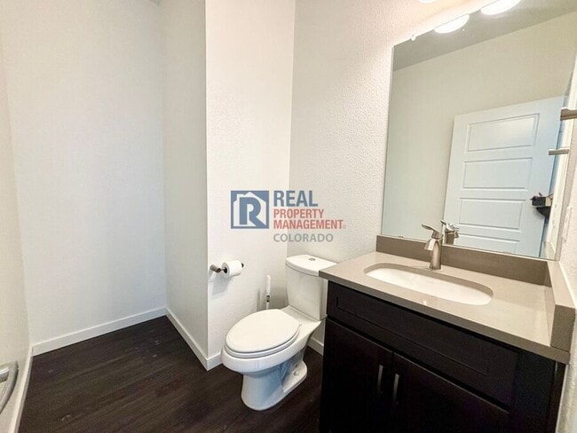 Building Photo - 14381 Mosaic Ave