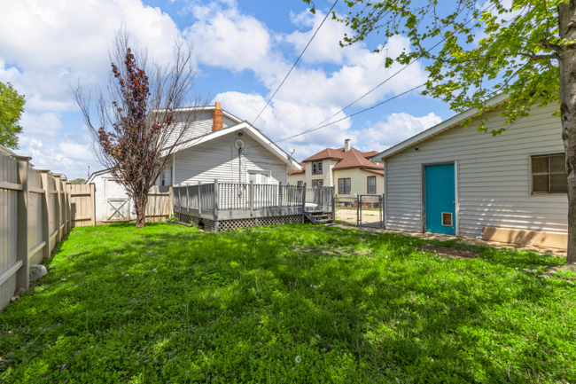 Building Photo - 246 E Penning Ave