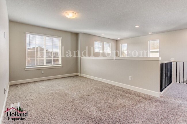 Building Photo - Beautiful 4-bedroom, 3-bathroom residence in desirable Hillsboro, OR.