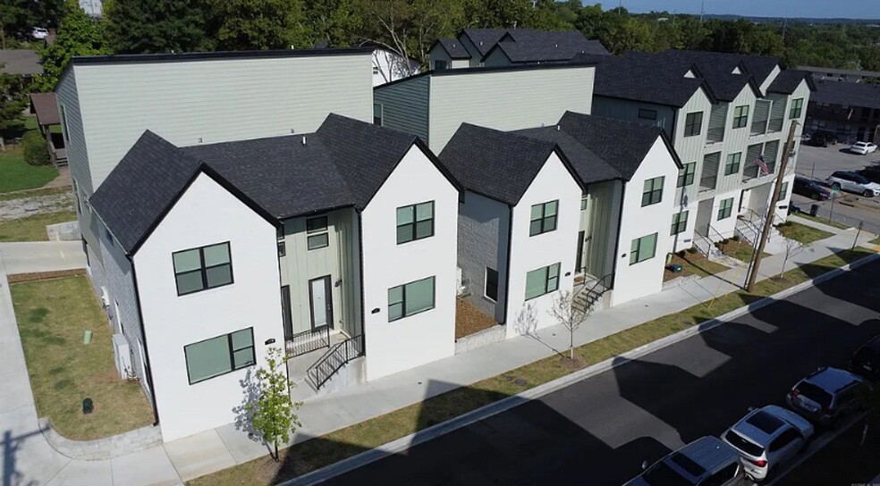 Building Photo - 605 Whitham Ave