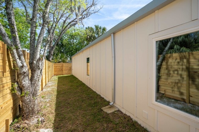 Building Photo - 29 Masters Dr