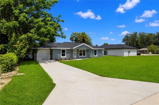 Building Photo - 510 SW 15th Ave