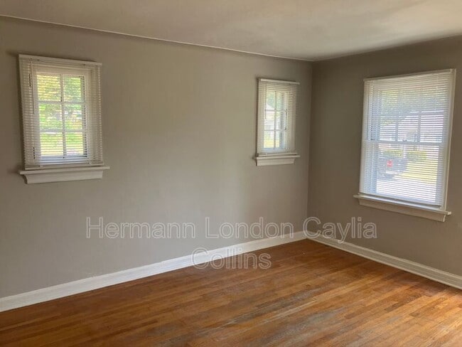 Building Photo - 10077 Dorothy Ave