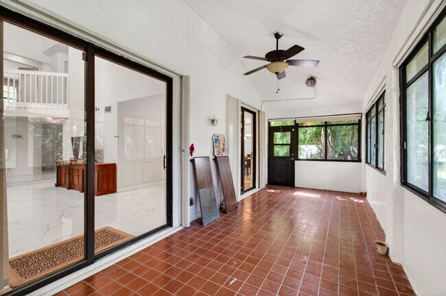 Building Photo - 7865 La Mirada Dr