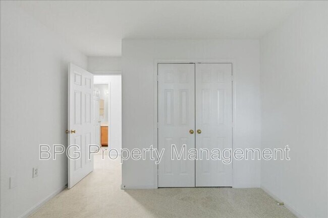 Building Photo - 522 Breckinridge Square SE