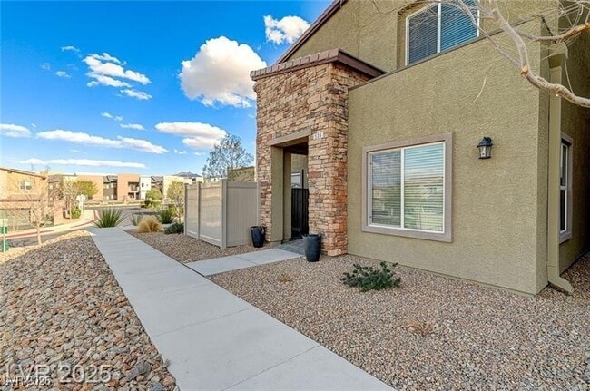 Building Photo - 534 Lassen Falls Ct
