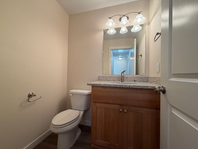 Building Photo - MOVE IN SPECIAL: HALF OFF FIRST MONTH'S RE...