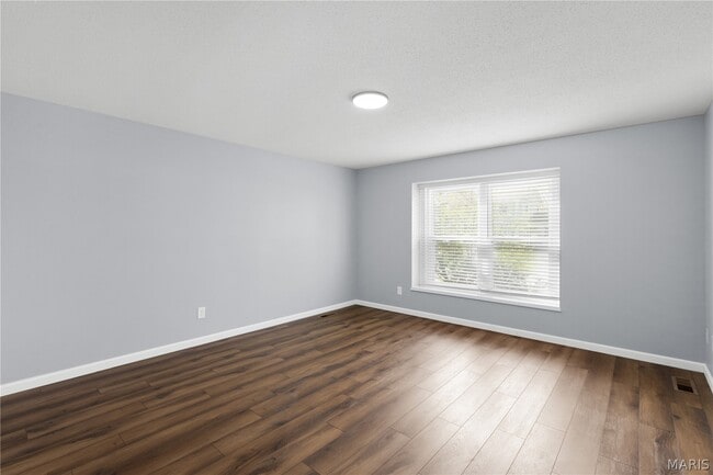 Building Photo - 606 Rue Montand Dr