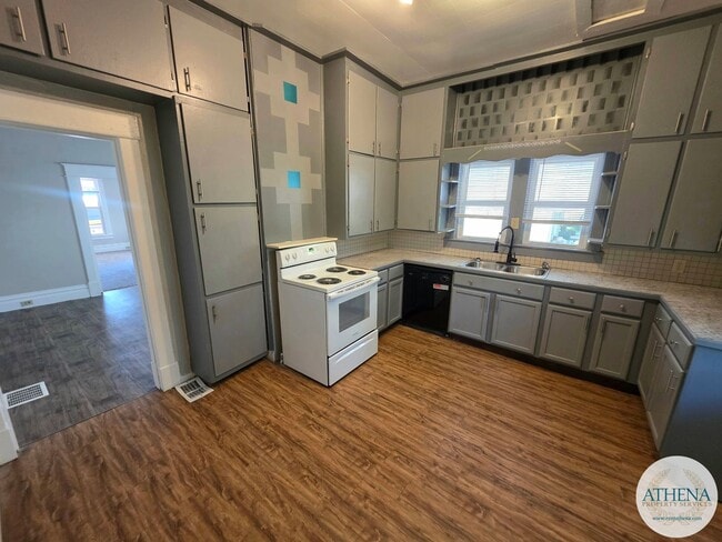 Building Photo - 2 Bedroom / 1.5 Bath House - NEAR SEMO's CAMPUS