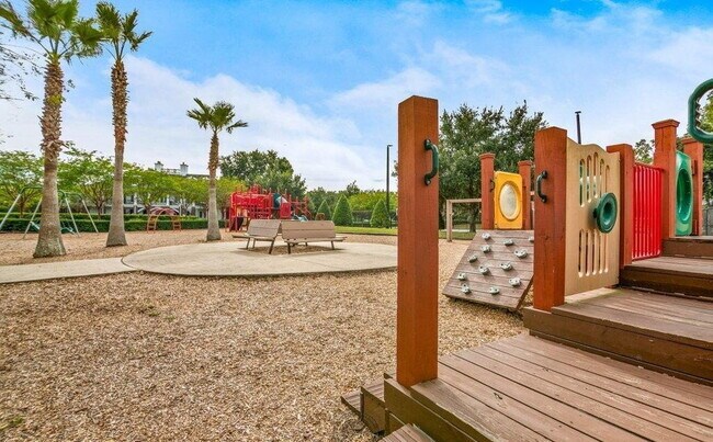 Building Photo - For Rent!!!!!  Spacious Living & Resort-Style Fun in Hamilton Glen!